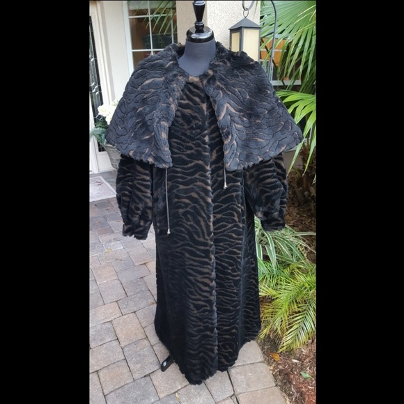 Alto Venturi Jackets & Blazers - Alto Venturi Brown and Black Hooded Faux Fur